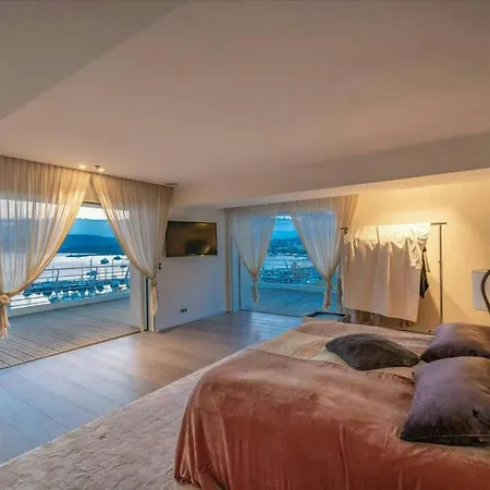 Luxury Penthouse Ama